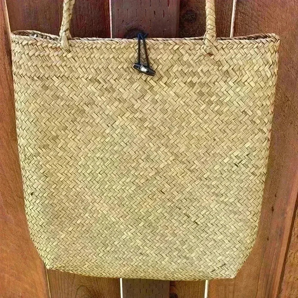 NWOT:  Woven Summer Bag - Picture 2 of 7